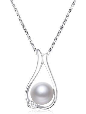 Elegant Pearl Pendant Necklace - Perfect Gift for Women, Moms & Girlfriends